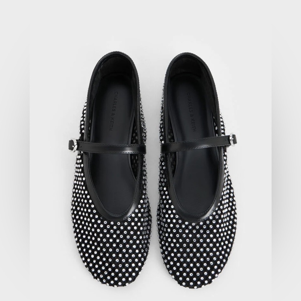 BRAND NEW Studded Ballet Flats!!